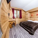 Hotel Avancher 3*