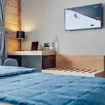 Hotel Avancher 3*