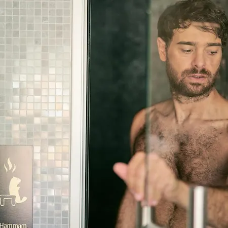 Avancher ホテル 3*